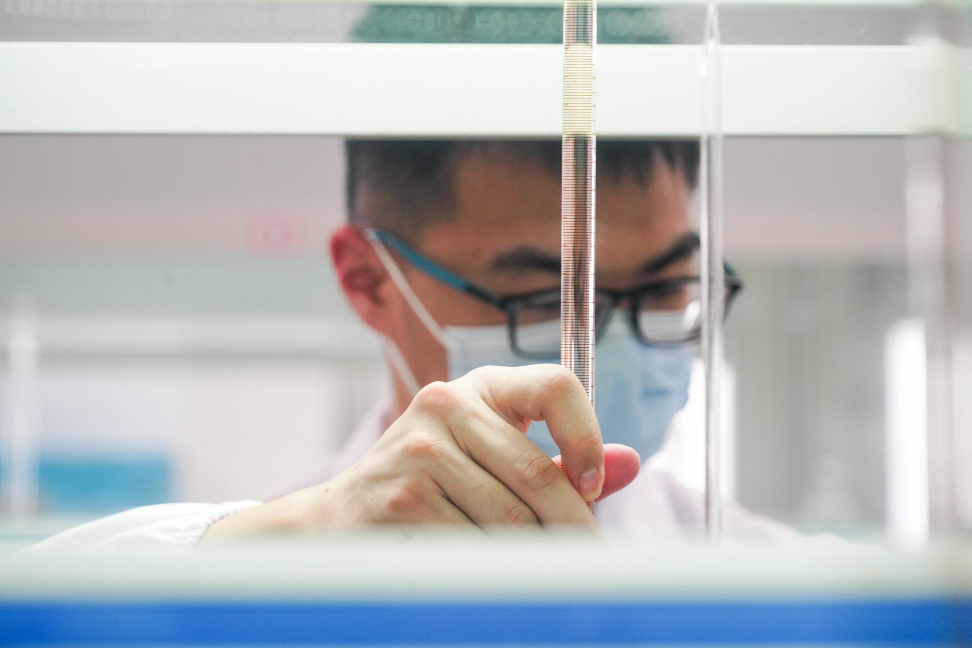 世界第二,湖南师大附中学子强势拿下国际化学奥林匹克竞赛金牌 世界第二,湖南师大附中学子强势拿下国际化学奥林匹克竞赛金牌