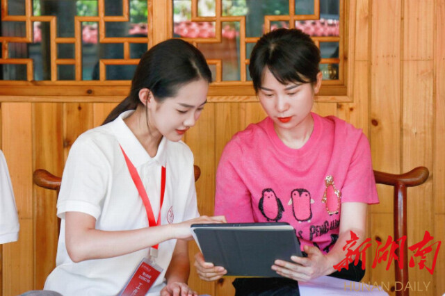 怀化市沅陵县杜家坪乡乡长一行同太阳成集团tyc234cc主页博士服务团暨文化创意工坊队开展交流座谈